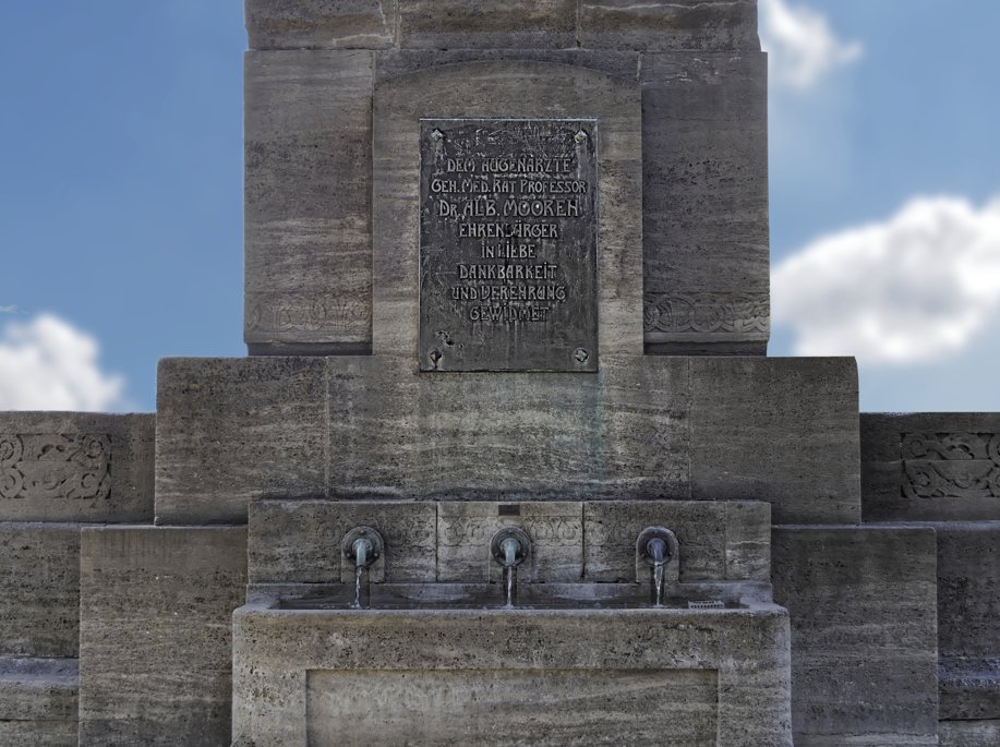 Albert-Mooren-Brunnen Rückseite