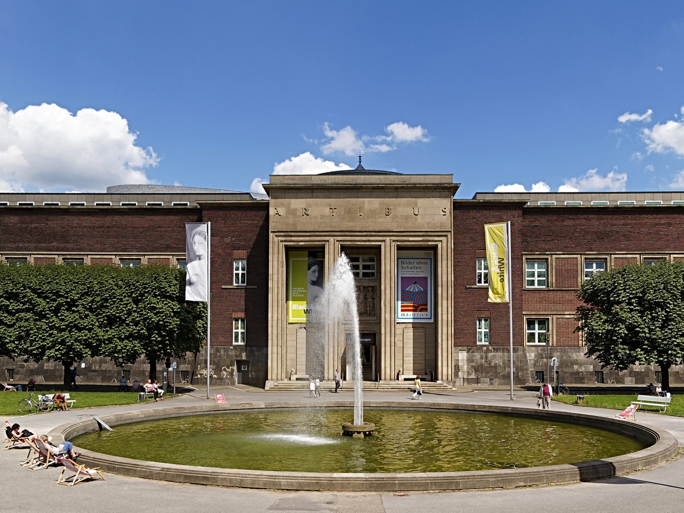 Brunnen am Kunstpalast, Düsseldorf